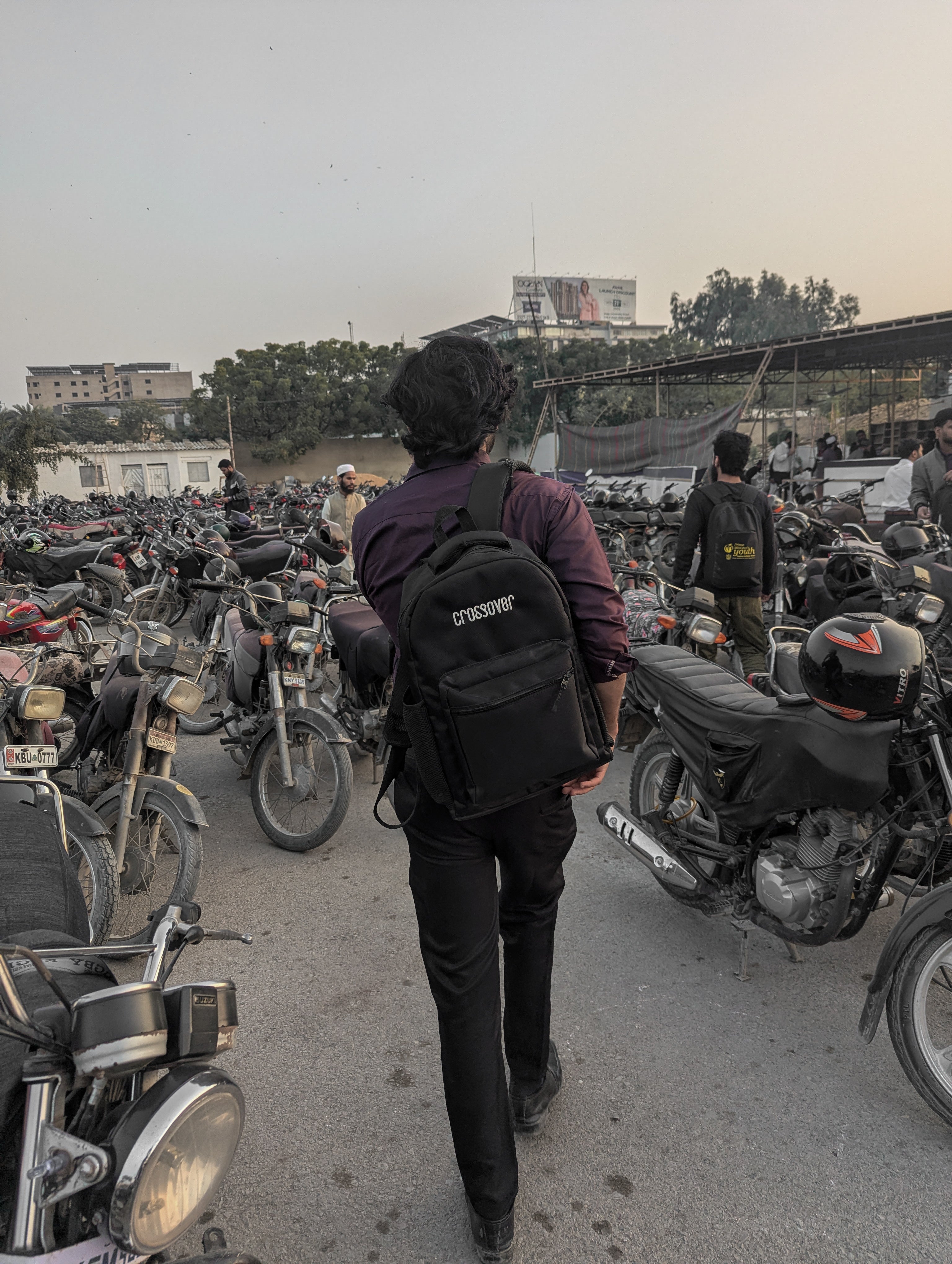 Crossover Classic 101 laptop bag shoulder strap detail